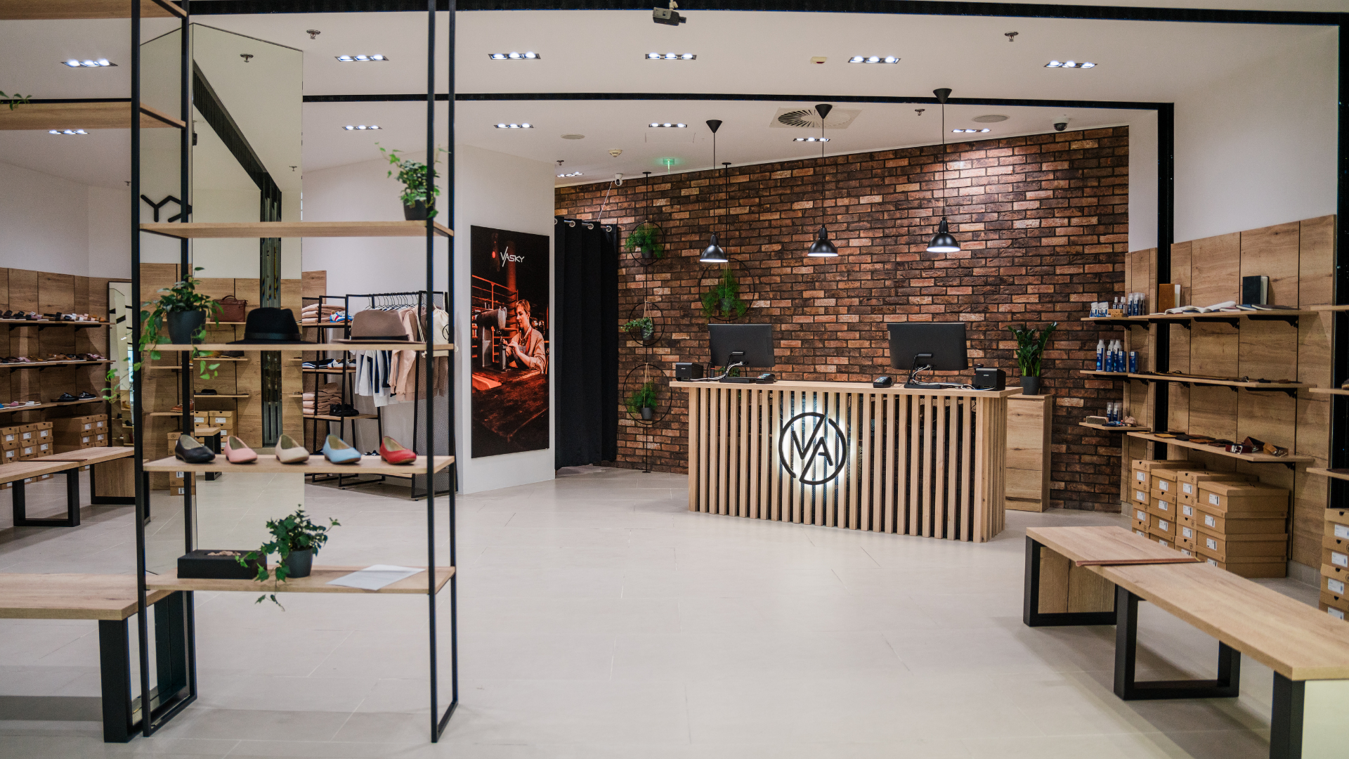 BOTA Store 08